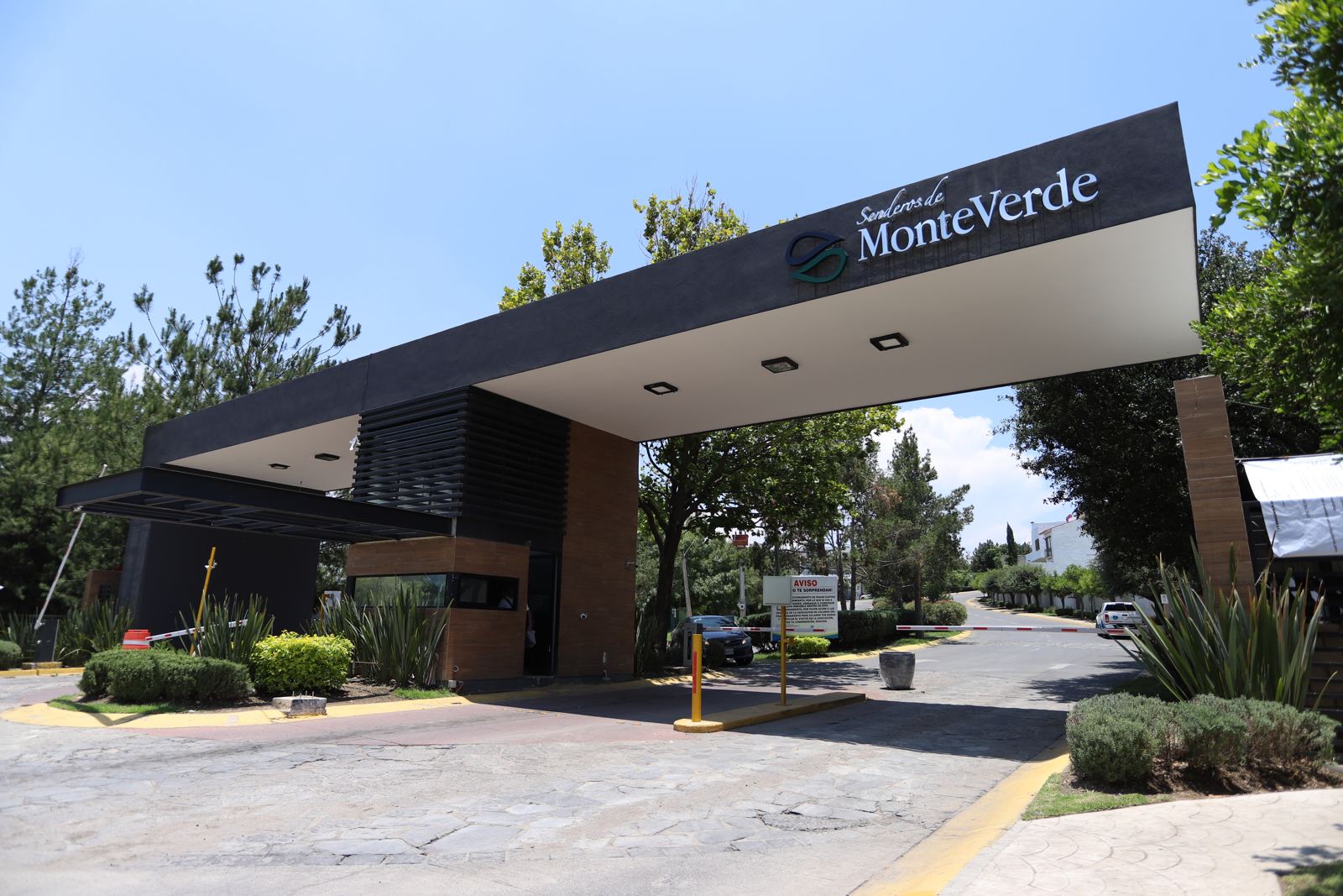Senderos de Monteverde, foto oficial 2